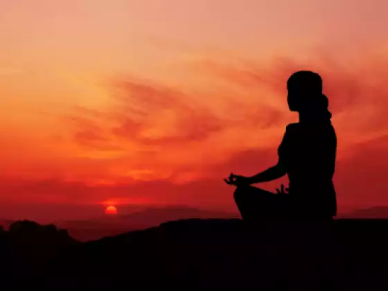 7 Chakra Yoga Saluto e meditazione