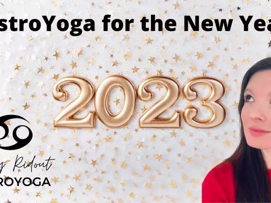 2023年新年のAstroYoga