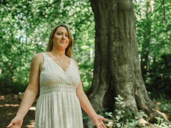 Sarah Evans ile Restoratif Şifa Yogası (5 Haftalık Blok)